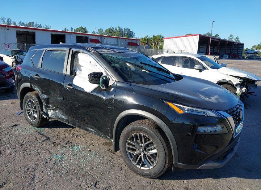 2023 Nissan Rogue S FWD (VIN 5N1BT3AA5PC809023) main photo