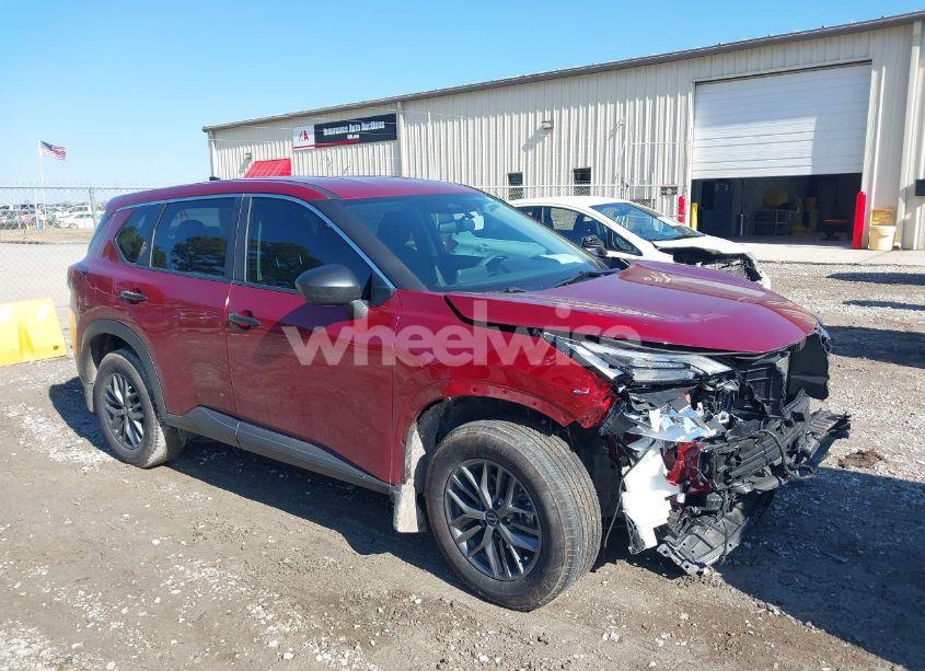 2024 Nissan Rogue S FWD (VIN 5N1BT3AA5RC688531) main photo