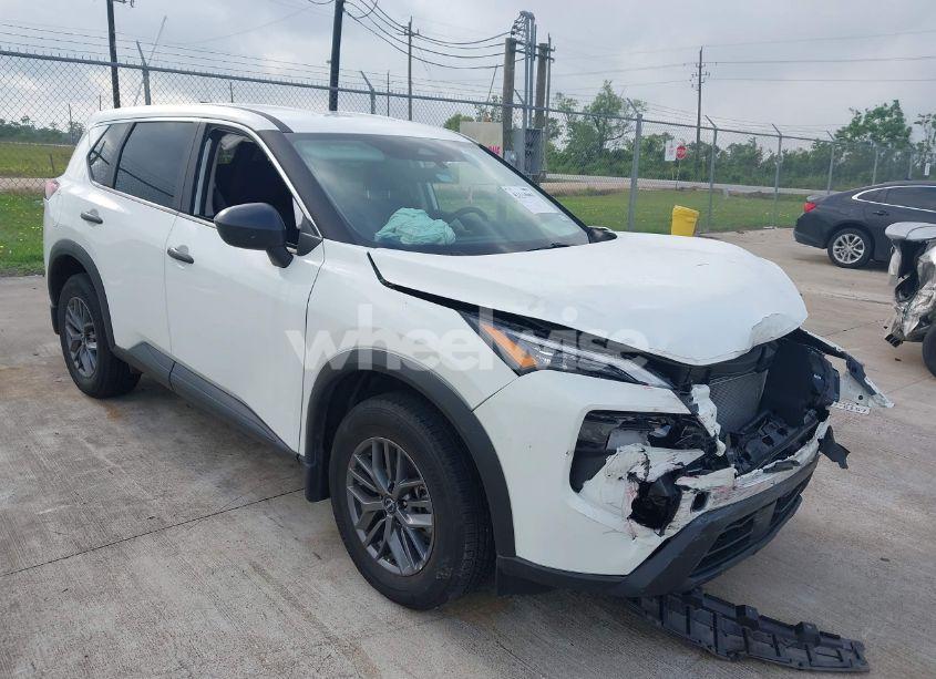 2024 Nissan Rogue S FWD (VIN 5N1BT3AA5RC726064) main photo