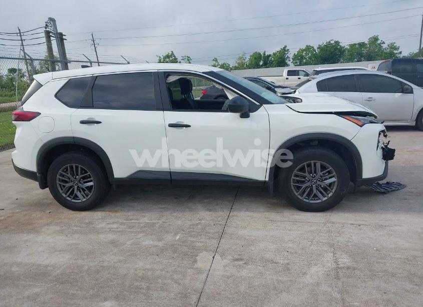 Photo 13 of 2024 Nissan Rogue S FWD (VIN 5N1BT3AA5RC726064)