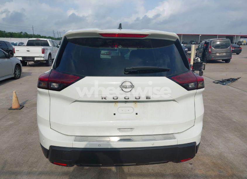 Photo 16 of 2024 Nissan Rogue S FWD (VIN 5N1BT3AA5RC726064)