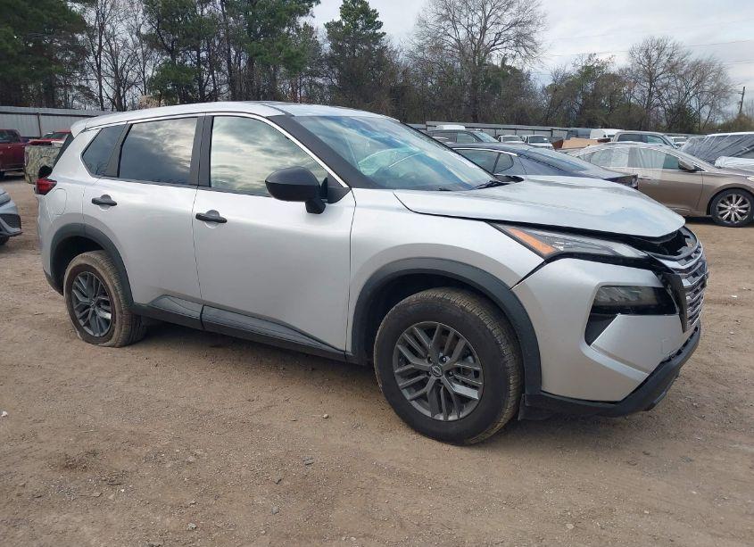 2024 Nissan Rogue S FWD (VIN 5N1BT3AA6RC671964) main photo