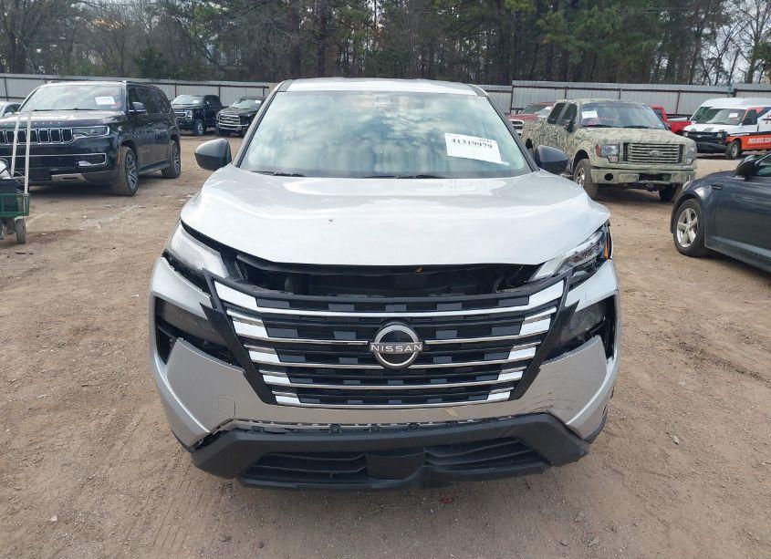 Photo 13 of 2024 Nissan Rogue S FWD (VIN 5N1BT3AA6RC671964)