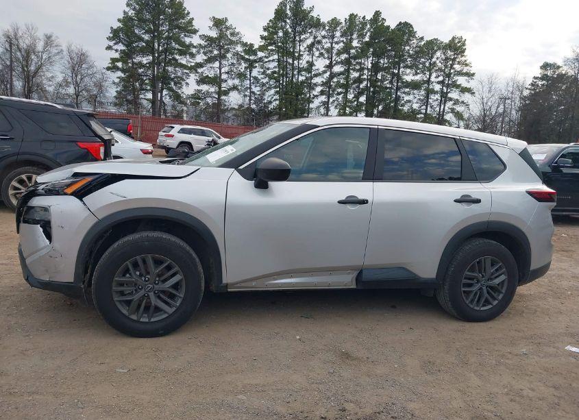 Photo 15 of 2024 Nissan Rogue S FWD (VIN 5N1BT3AA6RC671964)