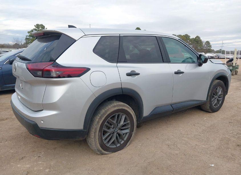 Photo 4 of 2024 Nissan Rogue S FWD (VIN 5N1BT3AA6RC671964)