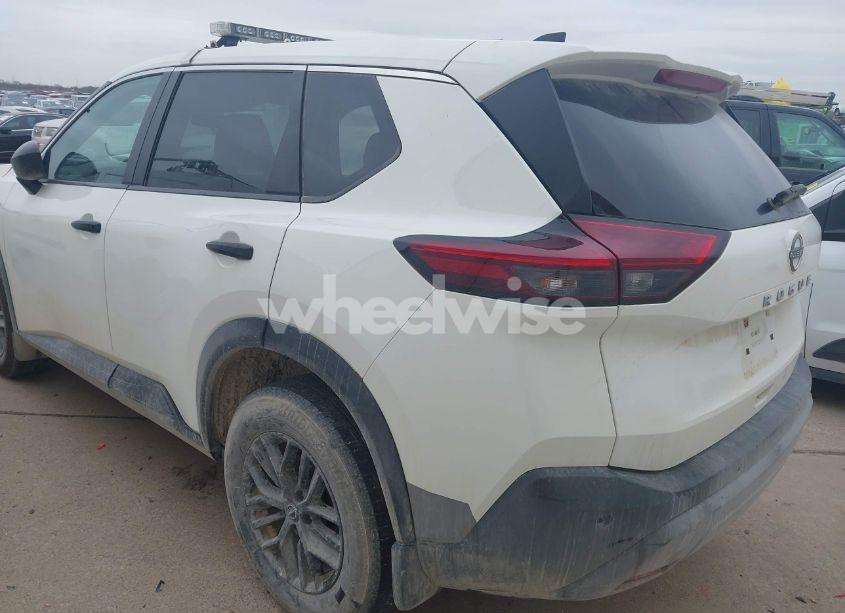 Photo 3 of 2022 Nissan Rogue S FWD (VIN 5N1BT3AA7NC710863)