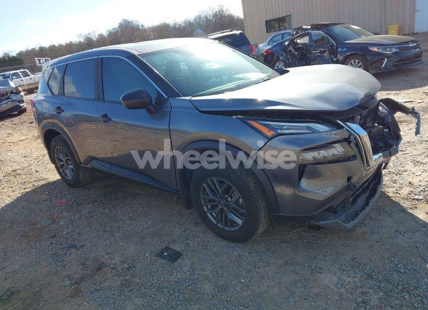 2023 Nissan Rogue S FWD (VIN 5N1BT3AA8PC942777) main photo