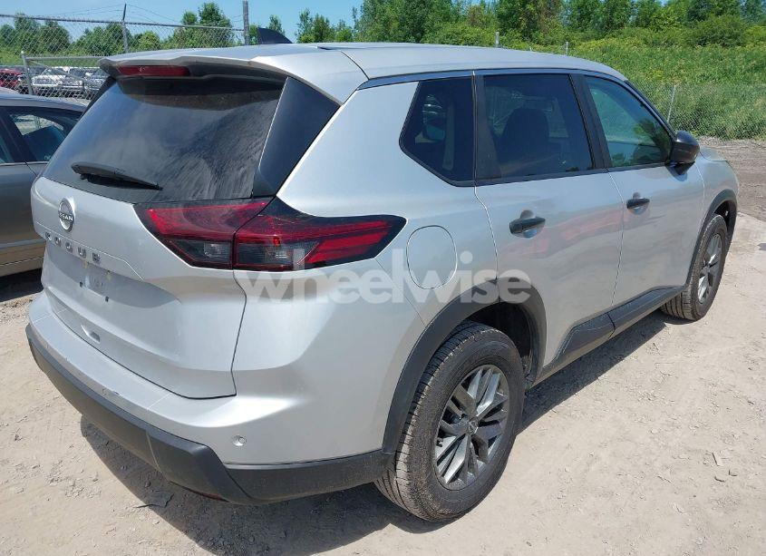 Photo 4 of 2024 Nissan Rogue S FWD (VIN 5N1BT3AA8RC711137)