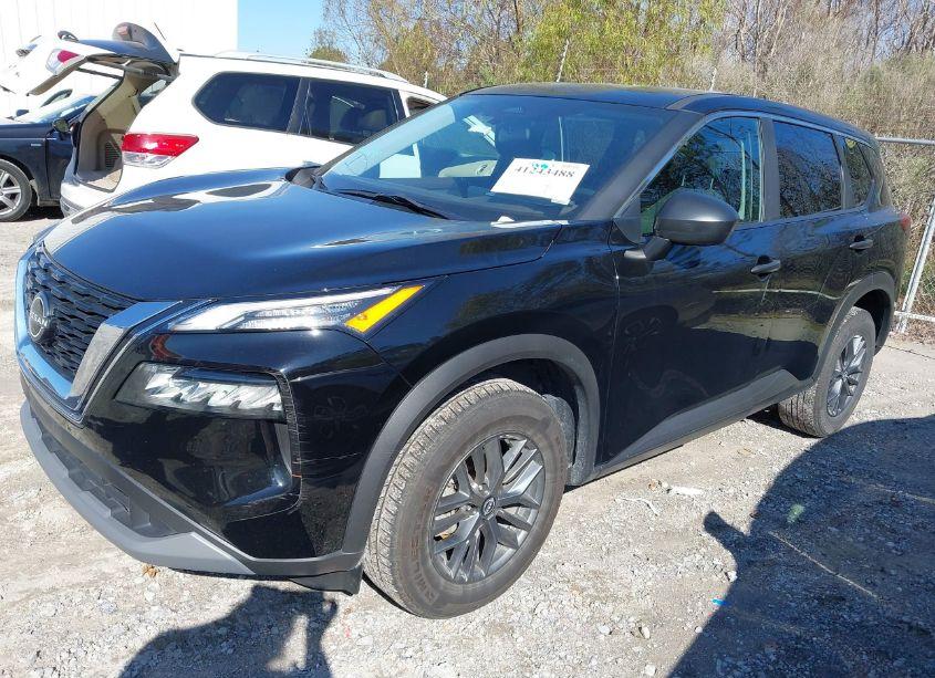 Photo 2 of 2023 Nissan Rogue S FWD (VIN 5N1BT3AA9PC822728)