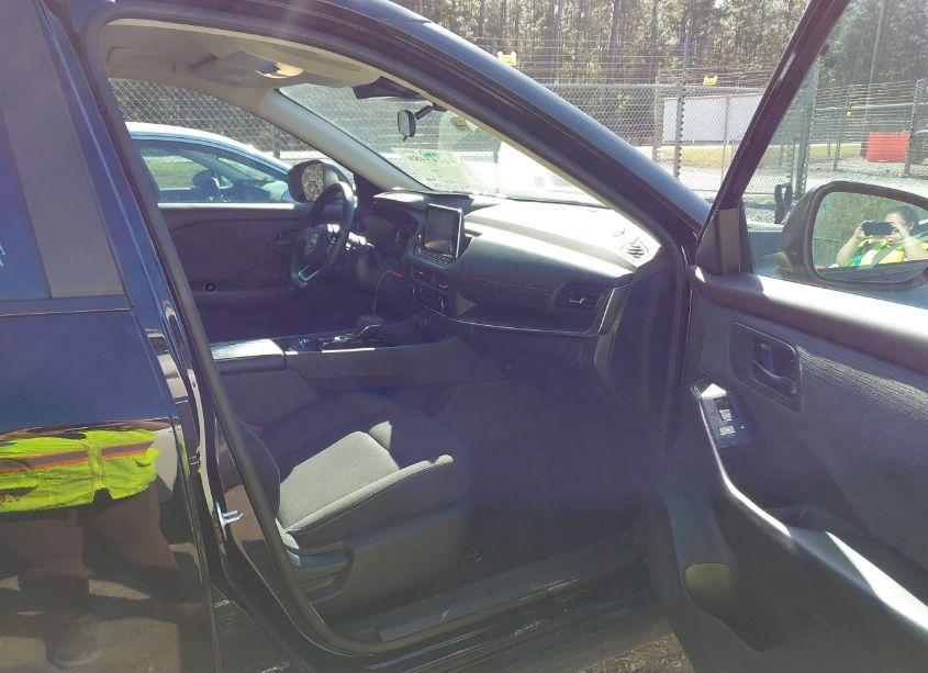 Photo 5 of 2023 Nissan Rogue S FWD (VIN 5N1BT3AA9PC822728)