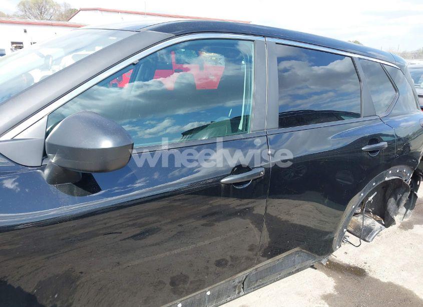 Photo 15 of 2024 Nissan Rogue S FWD (VIN 5N1BT3AA9RC693165)