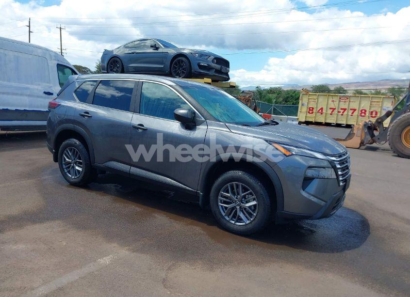 2024 Nissan Rogue S FWD (VIN 5N1BT3AA9RC757740) main photo