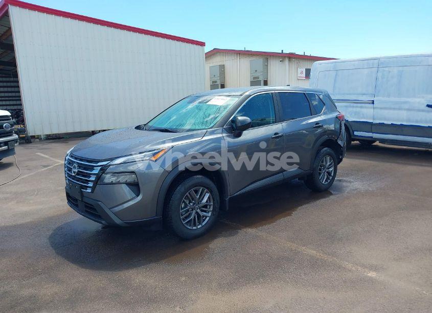 Photo 2 of 2024 Nissan Rogue S FWD (VIN 5N1BT3AA9RC757740)