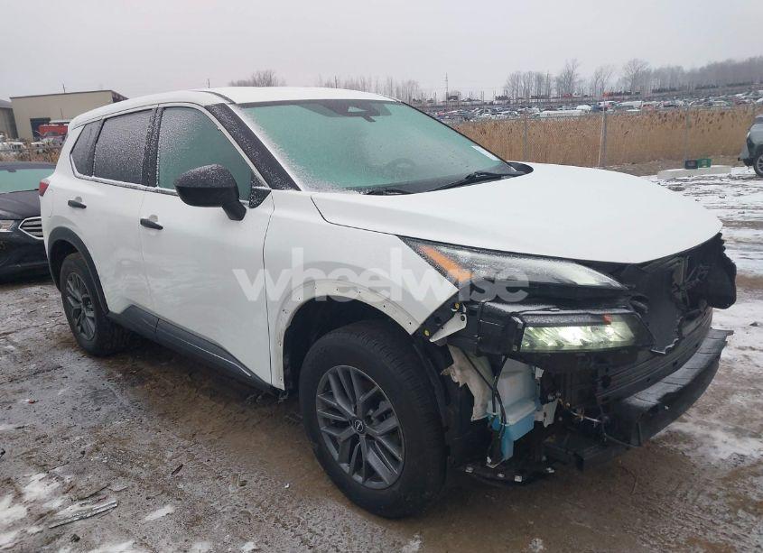 2023 Nissan Rogue S FWD (VIN 5N1BT3AAXPC855964) main photo