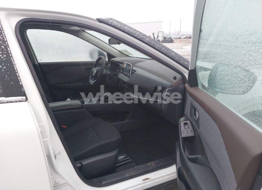 Photo 5 of 2023 Nissan Rogue S FWD (VIN 5N1BT3AAXPC855964)