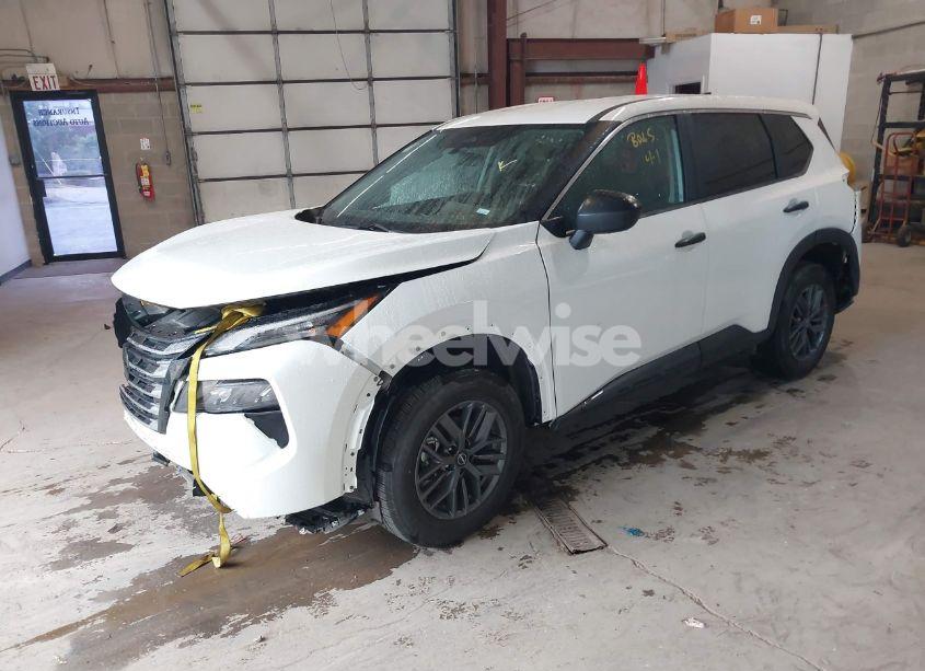 Photo 2 of 2024 Nissan Rogue S FWD (VIN 5N1BT3AAXRC671840)