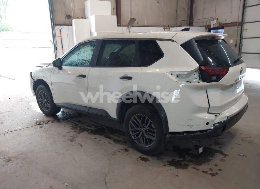 Photo 3 of 2024 Nissan Rogue S FWD (VIN 5N1BT3AAXRC671840)