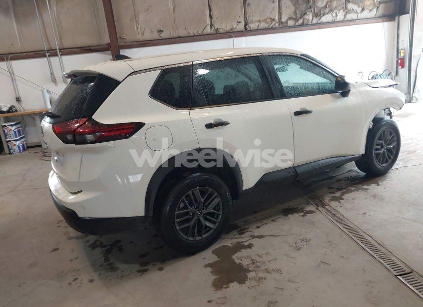 Photo 4 of 2024 Nissan Rogue S FWD (VIN 5N1BT3AAXRC671840)