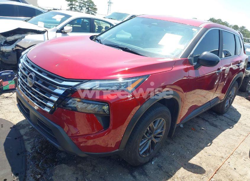 Photo 2 of 2025 Nissan Rogue S FWD (VIN 5N1BT3AAXSC785178)