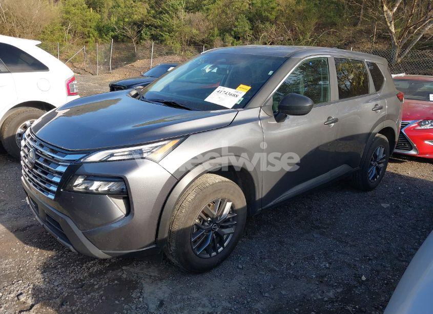 Photo 2 of 2024 Nissan Rogue S INTELLIGENT AWD (VIN 5N1BT3AB0RC709195)