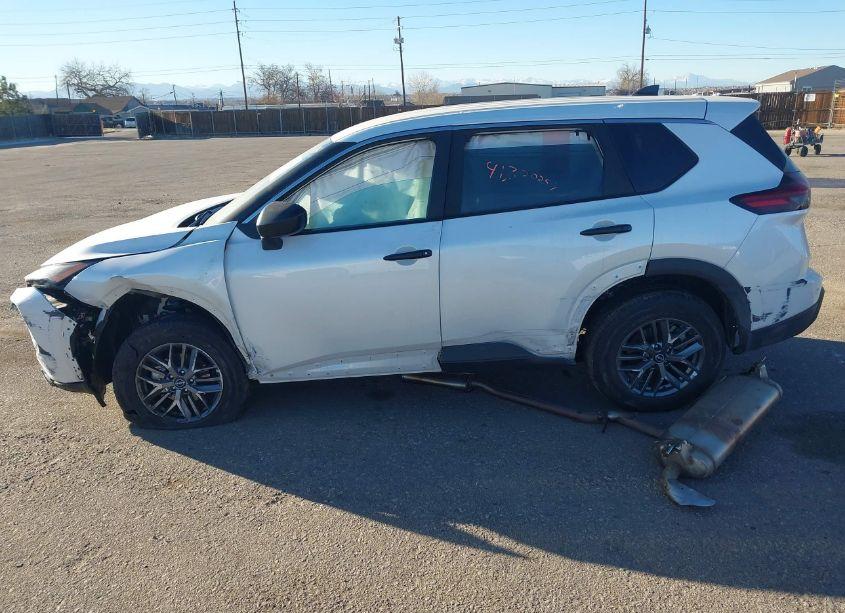 Photo 14 of 2024 Nissan Rogue S INTELLIGENT AWD (VIN 5N1BT3AB1RC745204)