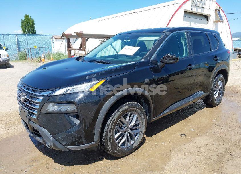 Photo 2 of 2024 Nissan Rogue S INTELLIGENT AWD (VIN 5N1BT3AB1RC757658)