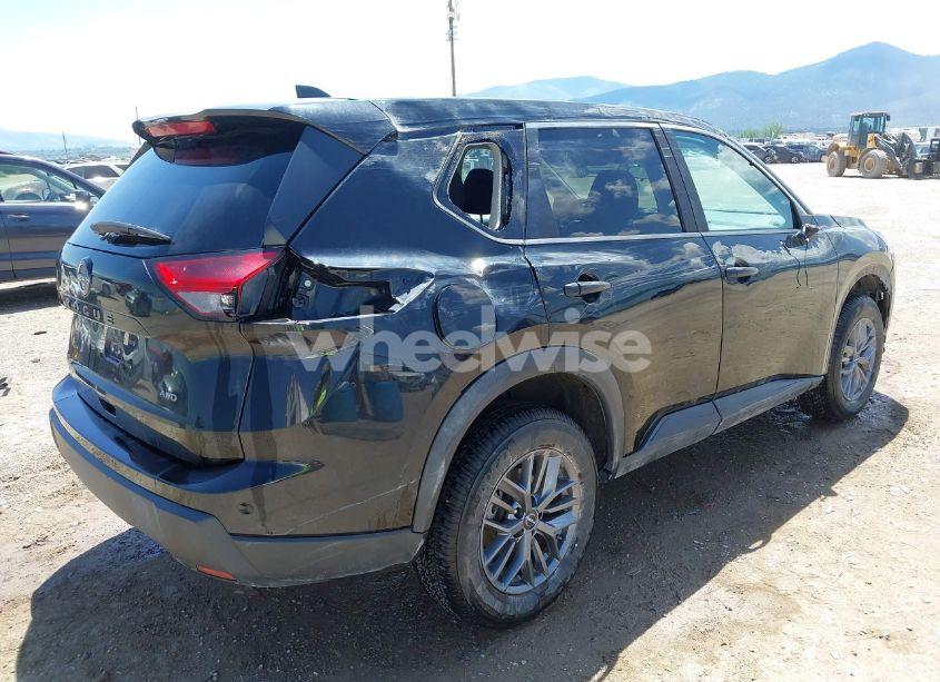 Photo 4 of 2024 Nissan Rogue S INTELLIGENT AWD (VIN 5N1BT3AB1RC757658)