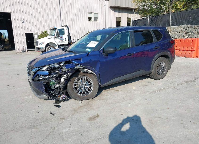 Photo 2 of 2022 Nissan Rogue S INTELLIGENT AWD (VIN 5N1BT3AB2NC714943)