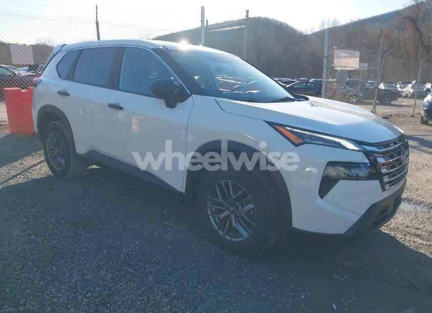 2024 Nissan Rogue S INTELLIGENT AWD (VIN 5N1BT3AB2RC698331) main photo