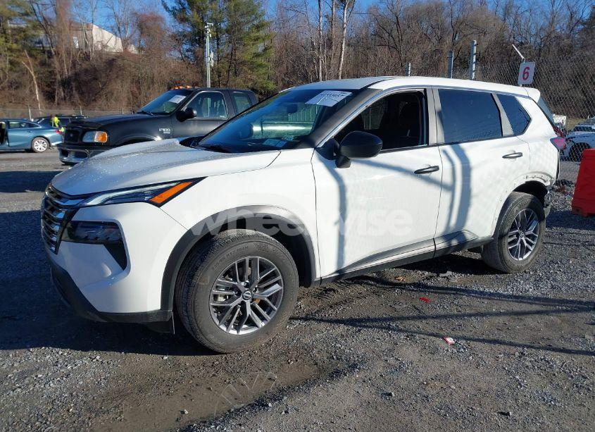 Photo 2 of 2024 Nissan Rogue S INTELLIGENT AWD (VIN 5N1BT3AB2RC698331)