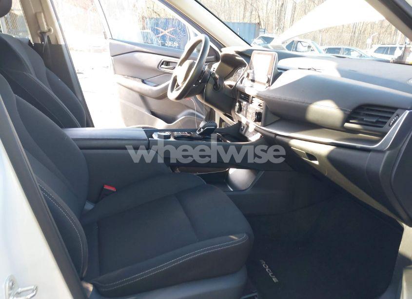 Photo 5 of 2024 Nissan Rogue S INTELLIGENT AWD (VIN 5N1BT3AB2RC698331)