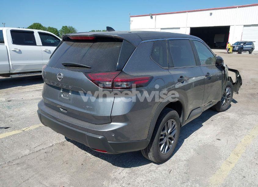 Photo 4 of 2024 Nissan Rogue S INTELLIGENT AWD (VIN 5N1BT3AB2RC723079)