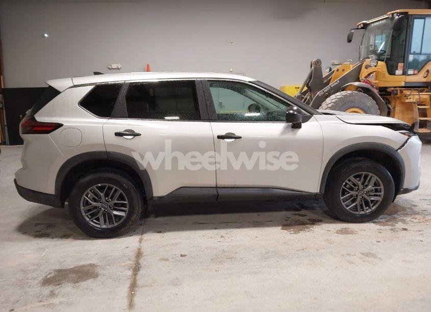 Photo 13 of 2024 Nissan Rogue S INTELLIGENT AWD (VIN 5N1BT3AB2RC748340)