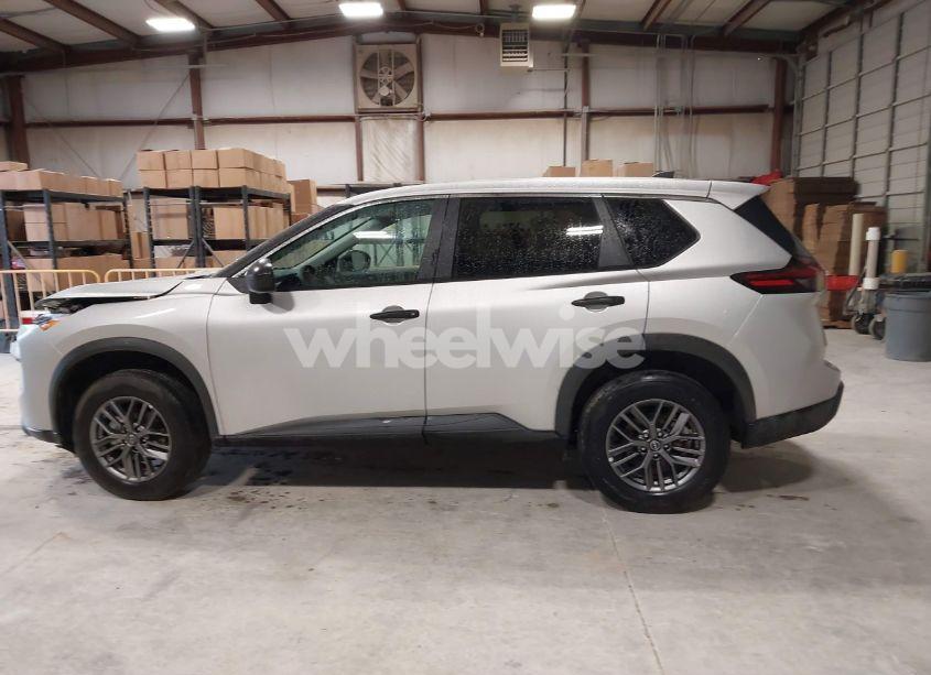Photo 14 of 2024 Nissan Rogue S INTELLIGENT AWD (VIN 5N1BT3AB2RC748340)
