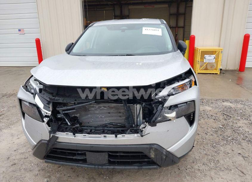 Photo 6 of 2024 Nissan Rogue S INTELLIGENT AWD (VIN 5N1BT3AB2RC748340)