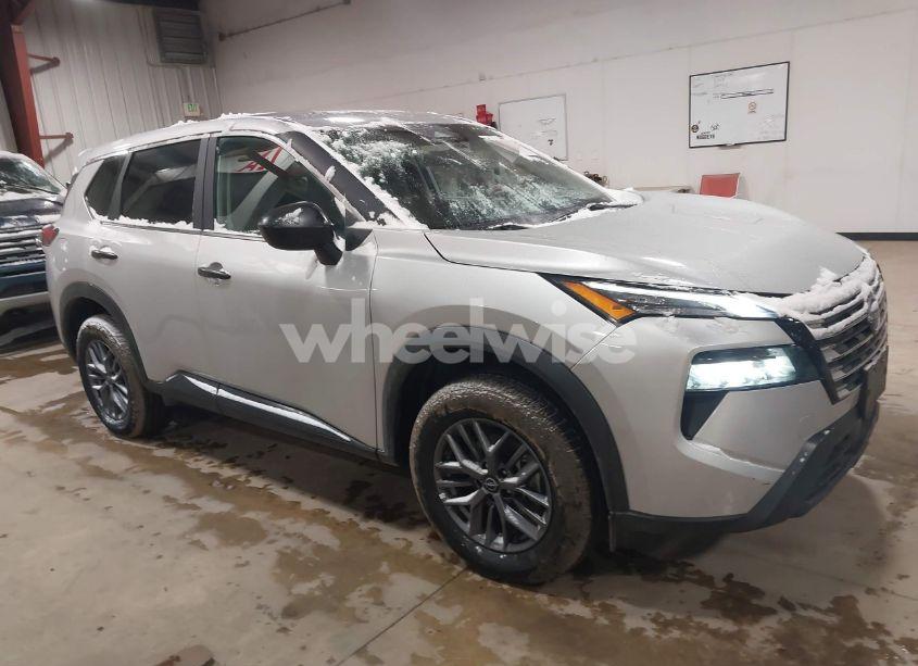 Photo 13 of 2024 Nissan Rogue S INTELLIGENT AWD (VIN 5N1BT3AB3RC679447)