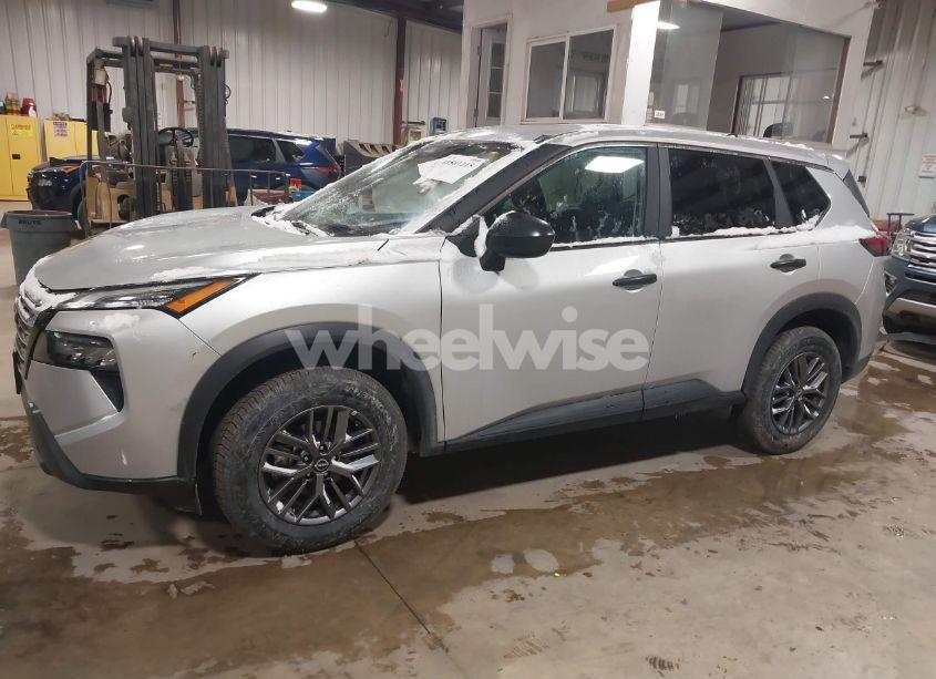 Photo 14 of 2024 Nissan Rogue S INTELLIGENT AWD (VIN 5N1BT3AB3RC679447)