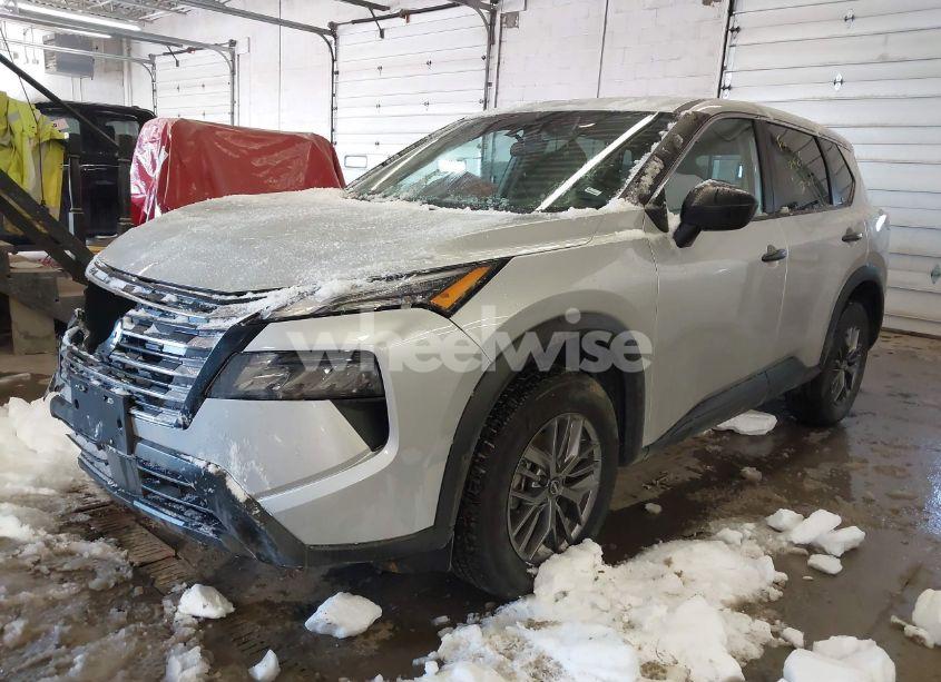 Photo 2 of 2024 Nissan Rogue S INTELLIGENT AWD (VIN 5N1BT3AB3RC715251)