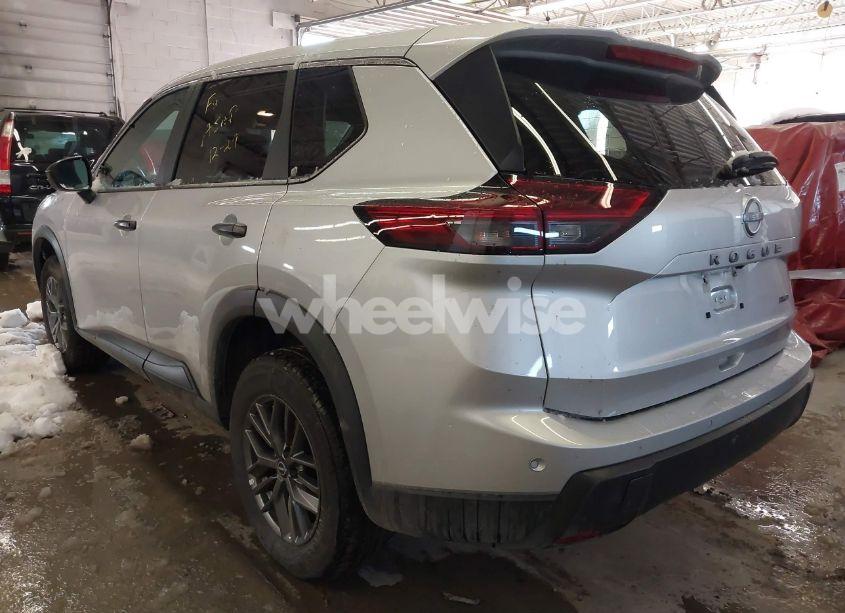 Photo 3 of 2024 Nissan Rogue S INTELLIGENT AWD (VIN 5N1BT3AB3RC715251)