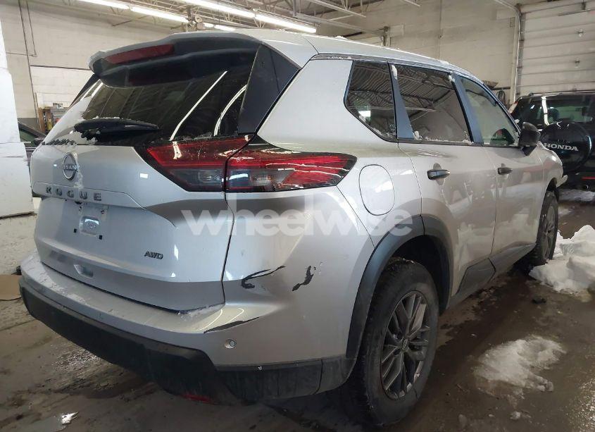 Photo 4 of 2024 Nissan Rogue S INTELLIGENT AWD (VIN 5N1BT3AB3RC715251)