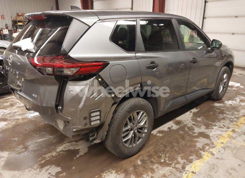 Photo 4 of 2022 Nissan Rogue S INTELLIGENT AWD (VIN 5N1BT3AB4NC710991)