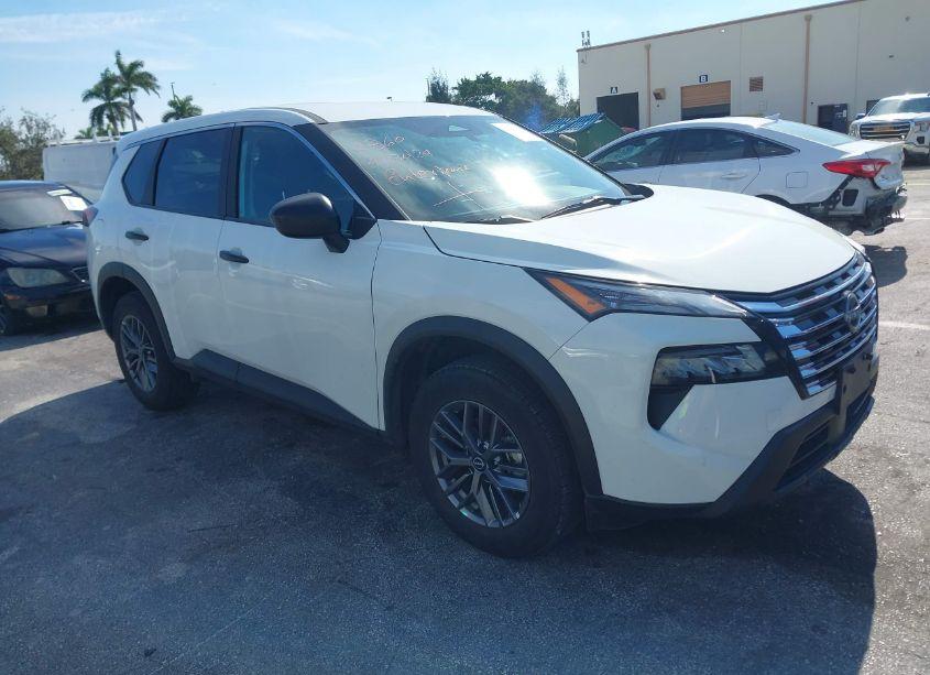 2024 Nissan Rogue S INTELLIGENT AWD (VIN 5N1BT3AB4RC672328) main photo