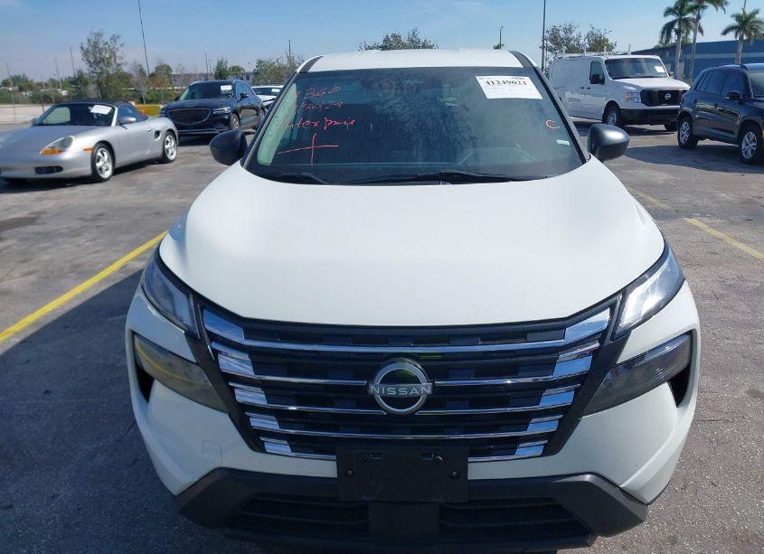 Photo 12 of 2024 Nissan Rogue S INTELLIGENT AWD (VIN 5N1BT3AB4RC672328)