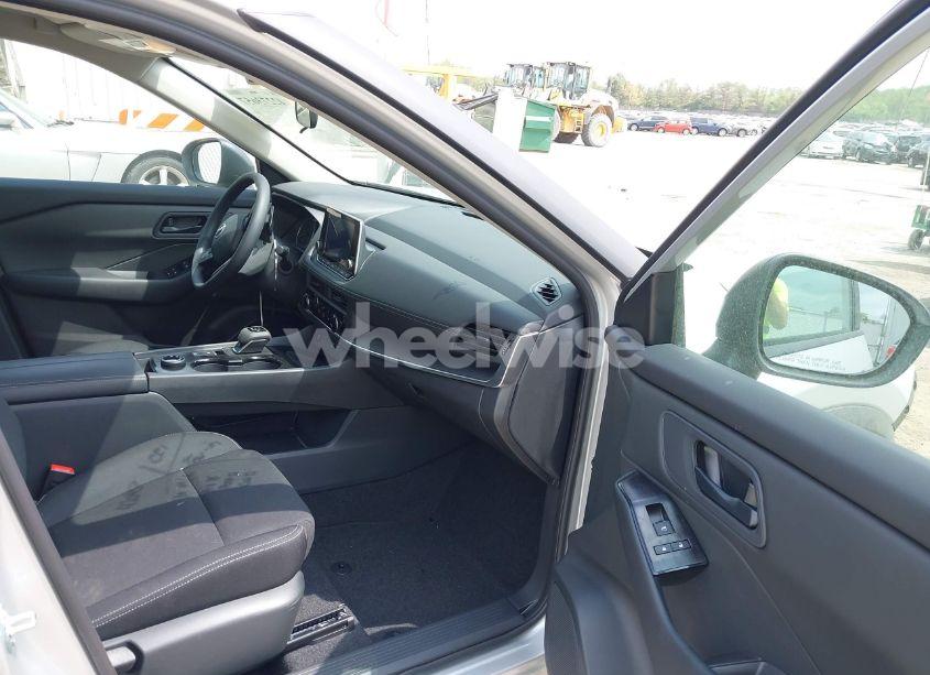 Photo 5 of 2025 Nissan Rogue S INTELLIGENT AWD (VIN 5N1BT3AB4SC834268)