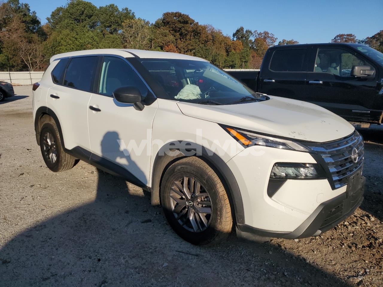 Photo 4 of 2024 NISSAN ROGUE S (VIN 5N1BT3AB5RC686464)