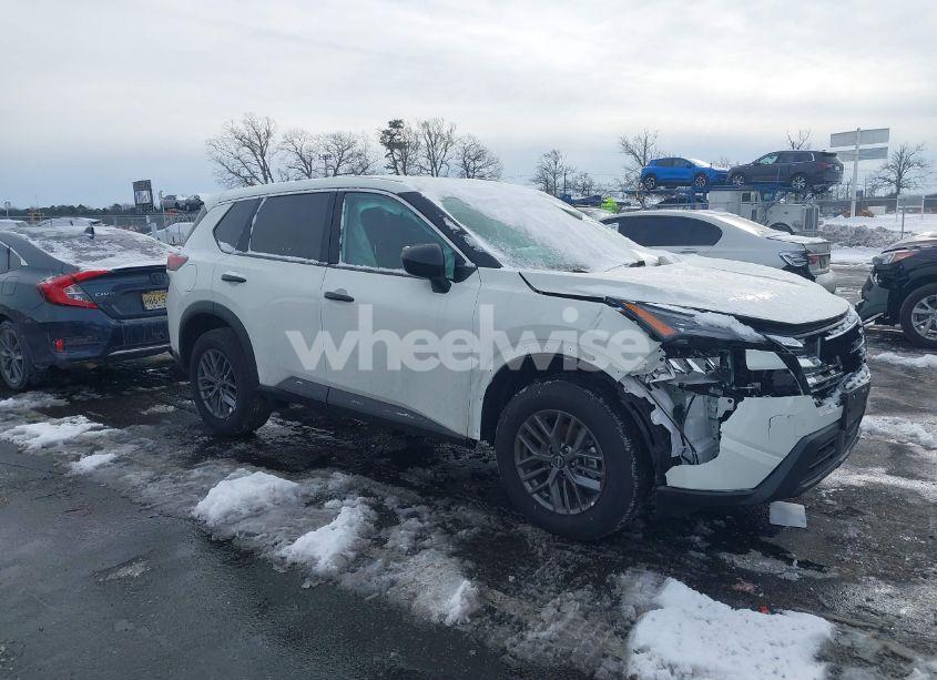 2024 Nissan Rogue S INTELLIGENT AWD (VIN 5N1BT3AB5RC701772) main photo