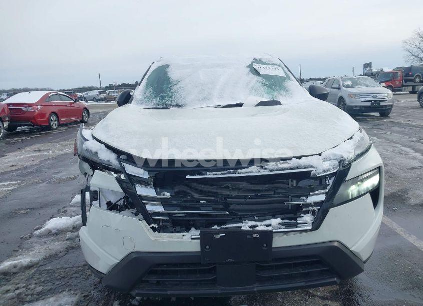 Photo 12 of 2024 Nissan Rogue S INTELLIGENT AWD (VIN 5N1BT3AB5RC701772)