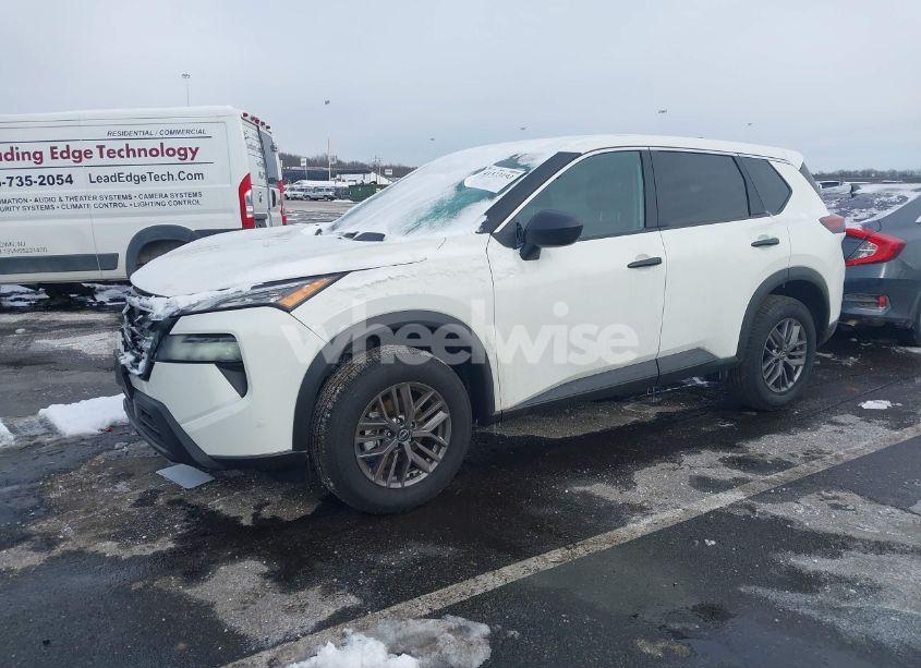 Photo 2 of 2024 Nissan Rogue S INTELLIGENT AWD (VIN 5N1BT3AB5RC701772)