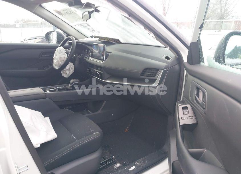 Photo 5 of 2024 Nissan Rogue S INTELLIGENT AWD (VIN 5N1BT3AB5RC701772)