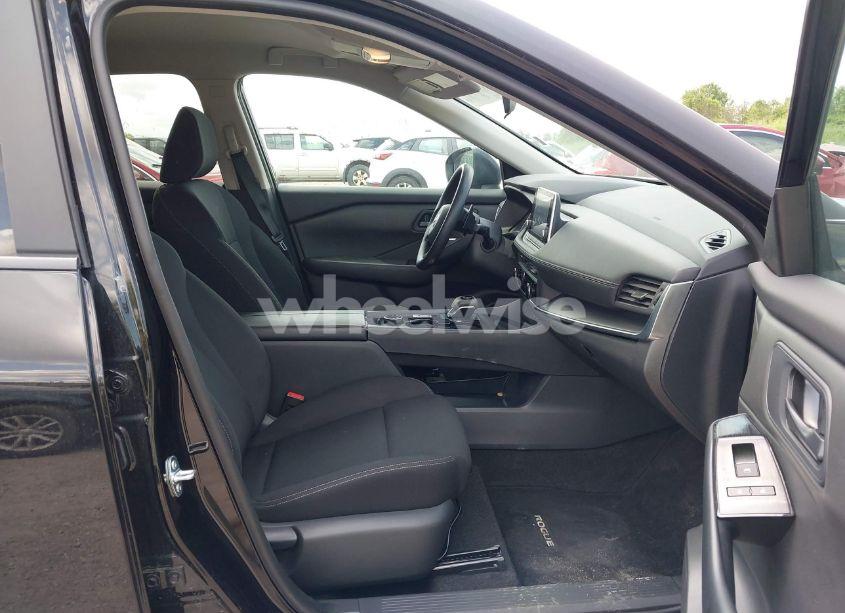 Photo 5 of 2024 Nissan Rogue S INTELLIGENT AWD (VIN 5N1BT3AB5RC712920)